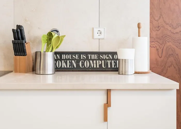 Guestready - Hiraeth Palace * Porto